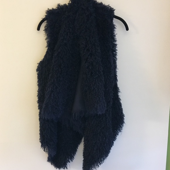 Faux Fur Vest - Picture 1 of 6